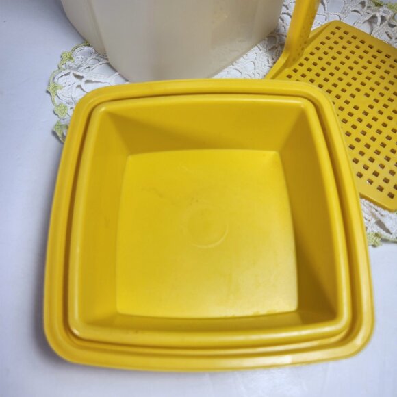 Vintage Tupperware 3-Pc Pick-A-Deli Pickle Keeper Frosted W Yellow Lid & Insert - Picture 7 of 7